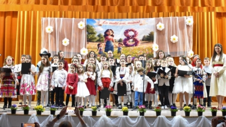 „Simfonia Mărțișorului”, spectacolul care a adus magia primăverii la Târgu Lăpuș