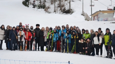 Educație prin mișcare: Cursurile de schi, o experiență de neuitat pentru copiii din Fărcașa