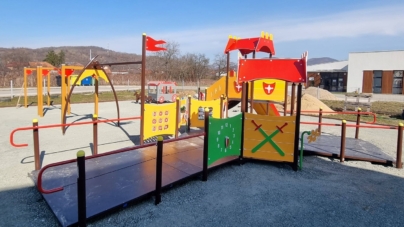 Se construiește un nou loc de joacă pentru copiii de la creșa din Tăuții-Măgherăuș