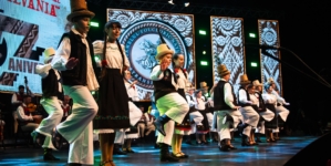 Ansamblul Folcloric Național „Transilvania” organizează un masterclass de dans tradițional pentru copii