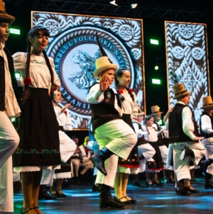 Ansamblul Folcloric Național „Transilvania” organizează un masterclass de dans tradițional pentru copii