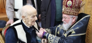 La venerabila vârstă de 100 ani, poetul-țăran Ioan Dunca a fost distins cu Ordinul „Crucea Justinian Arhiepiscopul”