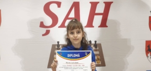 Carla Marchiș a urcat pe prima treaptă a podiumului în cadrul concursului de șah clasic desfășurat la Bicaz