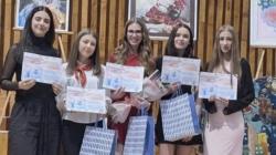 „Chants, sons sur scène”: Elevele Colegiului „Vasile Lucaciu” Baia Mare au cucerit premiul I la toate categoriile de vârstă
