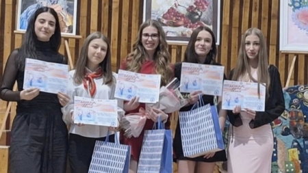 „Chants, sons sur scène”: Elevele Colegiului „Vasile Lucaciu” Baia Mare au cucerit premiul I la toate categoriile de vârstă