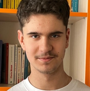Tudor Mureșan, elev al Școlii „George Coșbuc” Baia Mare, calificare la etapa națională a Olimpiadei de Istorie