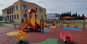 Loc de joacă modern finalizat la creșa din Tăuții Măgherăuș
