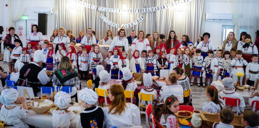 La Târgu Lăpuș: 200 de copii s-au întrecut în a pregăti cel mai frumos și mai gustos cozonac