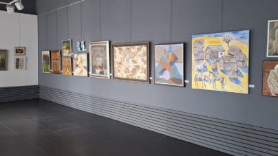 La Galeria de Artă UAP Baia Mare: Expoziția „ÎNVIEREA” reunește lucrări semnate de un număr impresionant de artiști
