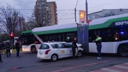 Un autoturism și un autobuz, implicate într-un accident rutier în Baia Mare