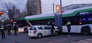 Un autoturism și un autobuz, implicate într-un accident rutier în Baia Mare