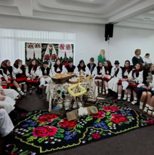 Educație, tradiție și creativitate la simpozionul „Turism cultural, obiceiuri și tradiții” de la Colegiul Economic „Nicolae Titulescu” Baia Mare