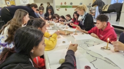 Tradiție și creativitate la „Atelierul de încondeiat ouă” de la Muzeul de Istorie și Arheologie Maramureș