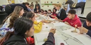 Tradiție și creativitate la „Atelierul de încondeiat ouă” de la Muzeul de Istorie și Arheologie Maramureș