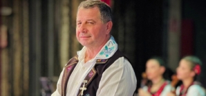 Eduard Albina, dirijorul Orchestrei Ansamblului Folcloric Național „Transilvania”, își serbează ziua de naștere
