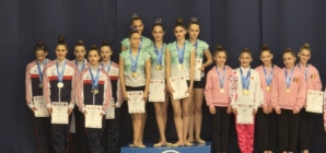 Băimăreanca Maya Coste, pe podium alături de lotul național de Ansamblu junioare al României la Turneul Internațional „Armonia Cup”