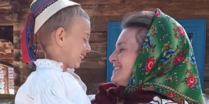 Copiii din Călinești vor susține momente artistice și ateliere „Din drag pentru mama”