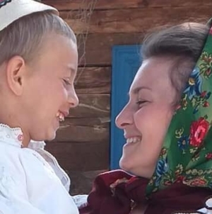 Copiii din Călinești vor susține momente artistice și ateliere „Din drag pentru mama”