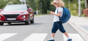 Distragerea atenției este fatală: două accidente tragice care ne arată pericolul căștilor