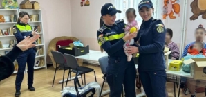 Cu ocazia Zilei Porților Deschise, vizită a polițiștilor la Centrul Maternal din Sighetu Marmației