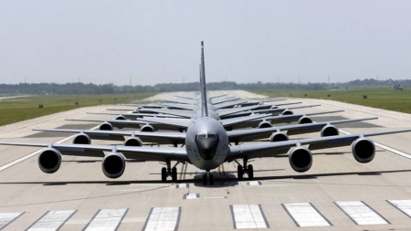 Primele avioane militare americane au ajuns în România, în Duminica Sfintei Cruci