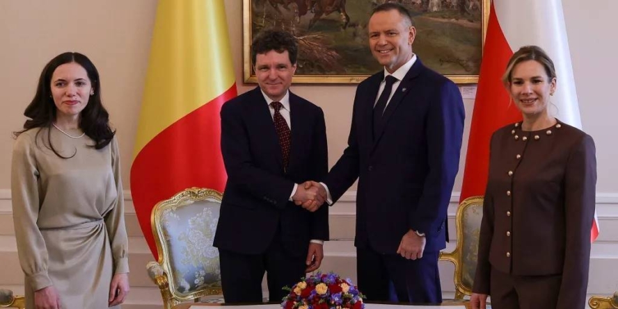 La Varșovia, Nicușor Dan a respins elegant propunerea lui Macron privind „umbrela nucleară”