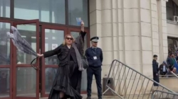 Diana Șoșoacă s-a prezentat la Parchetul General, după ce autoritățile au dispus efectuarea unei expertize psihiatrice