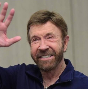 A murit legendarul Chuck Norris