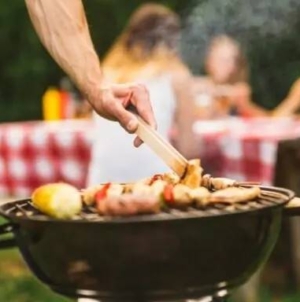 Legea nu iartă. Cât te costă o petrecere zgomotoasă în propria curte?