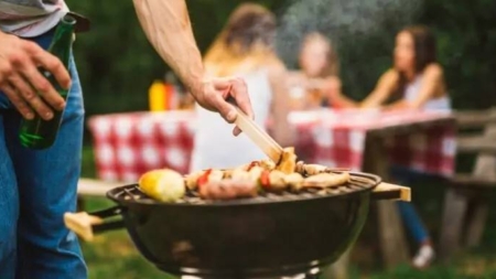 Legea nu iartă. Cât te costă o petrecere zgomotoasă în propria curte?