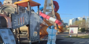 Program intens de igienizare a tuturor locurilor de joacă în Baia Mare