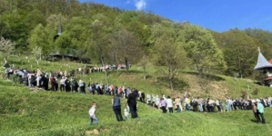 Calea Crucii, oficiată în Duminica Sfintei Cruci la Mănăstirea „Sfânta Maria” din Baia Mare