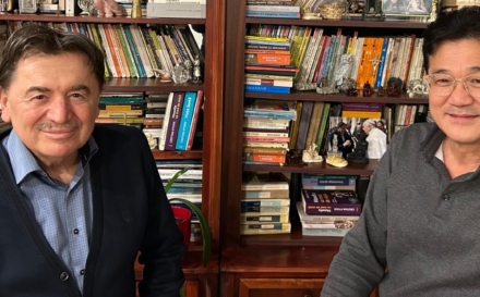 Prof. univ. dr. emerit Petru Dunca, interviu cu profesorul coreean Jeong O Park