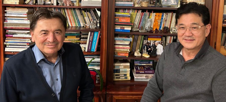 Prof. univ. dr. emerit Petru Dunca, interviu cu profesorul coreean Jeong O Park