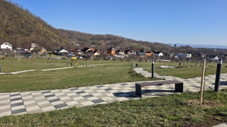 Tăuții-Măgherăuș, oraș curat: zona centrală, precum și Parcul Hoșteze au beneficiat de lucrări de întreținere pentru un aspect plăcut și primitor