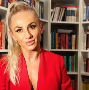 Psiholog psihoterapeut Cecilia Ardusătan: Floriile – Ecouri Verzi într-un Peisaj Interior