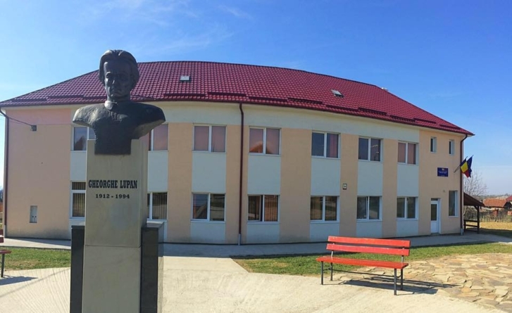 Adelina Dumbrăvicean, elevă la Școala Gimnazială „Gheorghe Lupan” din Groși s-a calificat în etapa națională a Olimpiadei Naționale de Limbi Clasice