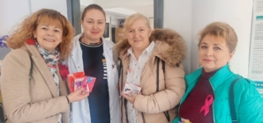 Gest de suflet pentru pacientele oncologice și cadrele medicale din Baia Mare: Membrele Asociației Oameni Buni le-au oferit mărțișoare pline de culoare și speranță