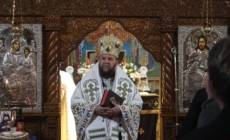 Preasfințitul Părinte Timotei Sătmăreanul a slujit la Mănăstirea „Sfinții Apostoli Petru și Pavel” Bixad