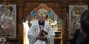 Preasfințitul Părinte Timotei Sătmăreanul a slujit la Mănăstirea „Sfinții Apostoli Petru și Pavel” Bixad