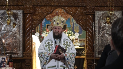 Preasfințitul Părinte Timotei Sătmăreanul a slujit la Mănăstirea „Sfinții Apostoli Petru și Pavel” Bixad