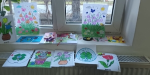 Copiii de la Centrul de Primire în Regim de Urgență Sighetu Marmației au întâmpinat primăvara cu desene și mărțișoare realizate manual