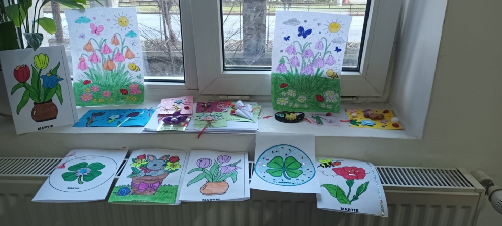 Copiii de la Centrul de Primire în Regim de Urgență Sighetu Marmației au întâmpinat primăvara cu desene și mărțișoare realizate manual
