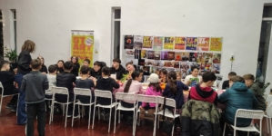 Copiii din Țara Lăpușului sunt invitați să se înscrie la atelierul de limba franceză „Bonjour, les amis!”