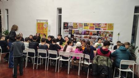 Copiii din Țara Lăpușului sunt invitați să se înscrie la atelierul de limba franceză „Bonjour, les amis!”