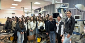 Elevi ai Colegiului Național „Vasile Lucaciu” Baia Mare, în vizită la Universitatea de Medicină și Farmacie din Cluj-Napoca