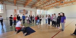 Elevii Colegiului Economic „Nicolae Titulescu” Baia Mare participă la activități teoretice și practice, dedicate acordării corecte a primului ajutor