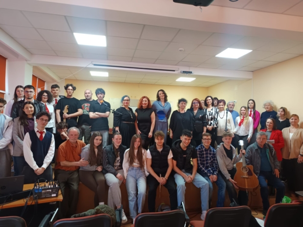 Primăvara a venit și la Cenaclul „Rivulus Dominarum”: momente cultural-artistice au avut loc la Colegiul Național „Mihai Eminescu” din Baia Mare