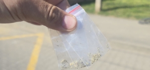 Prins cu droguri pe o stradă din Baia Mare de polițiștii locali