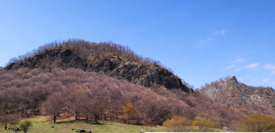 Pasionații de expediții în natură sunt invitați să participe la drumeția pe Pietrele Șoimilor – Cavnic, organizată în cadrul Cupei Sănătate Prin Mișcare 2026